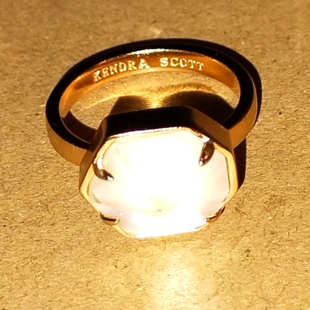 Kendra Scott Cloudy Crystal Ring Size 7.5